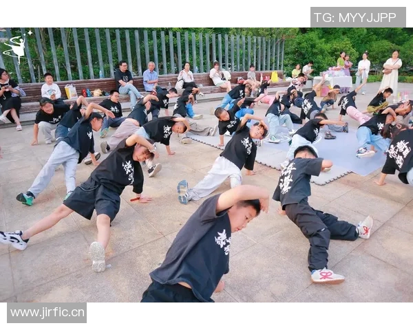 深圳街舞队创新盯防策略引领街舞新风潮探讨与分析