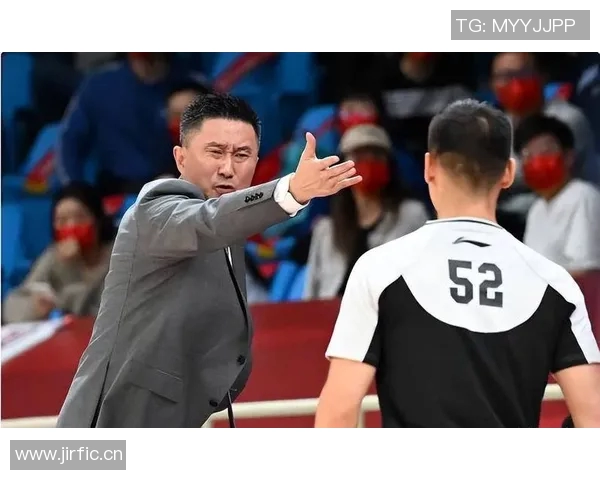 球员与主教练的赛后互动热点掀起媒体话题热潮