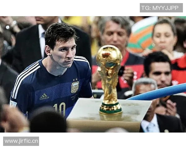 世界杯明星风采：探索足坛顶级球员的成长故事与辉煌时刻