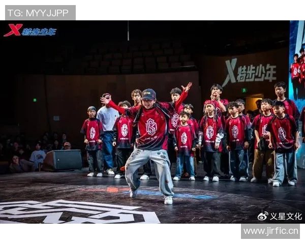 西安街舞队的热情与活力在节奏中绽放青春魅力 西安街舞队的热情与活力在节奏中绽放青春魅力